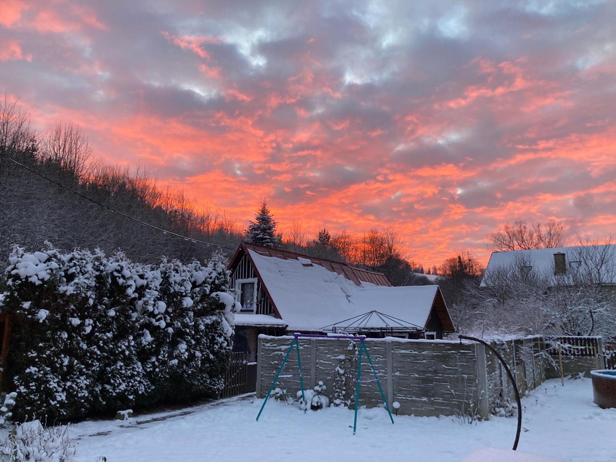 Utulna Chaloupka Na Valassku Valasska Bystrice Exterior foto